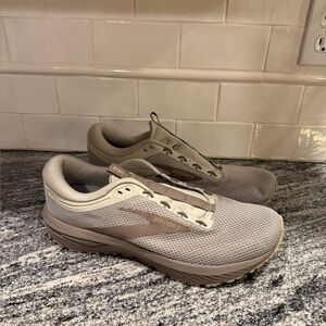 Men’s Brooks Revel 7 Size 11